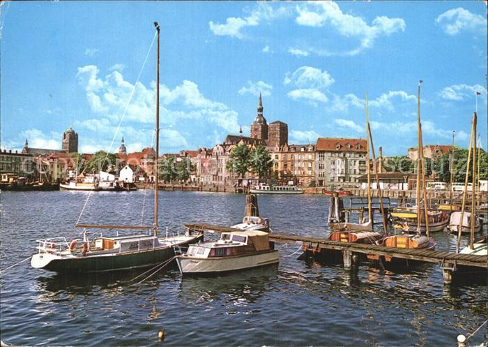 Stralsund Mecklenburg Vorpommern Blick auf Hafen