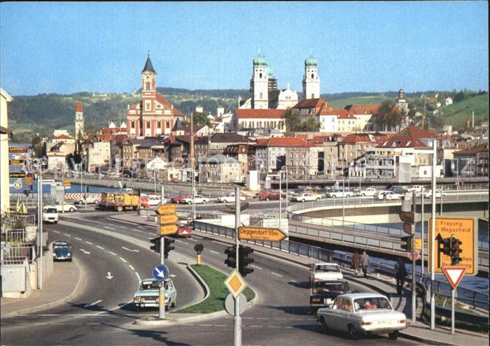 PAssAU Bayern Schanzelbruecke mit Altstadt und Donau