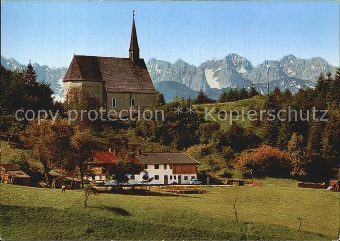 Schleching Streichenkapelle mit Kaisergebirge