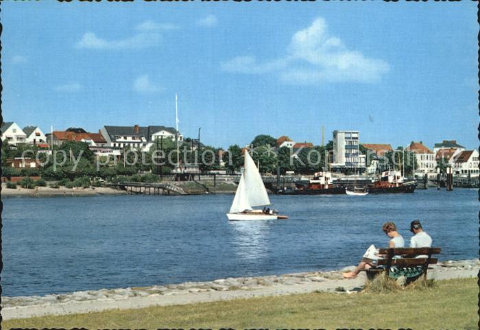 BREMEN  CITY Weser bei Vegesack an der Faehre nach Lemwerder