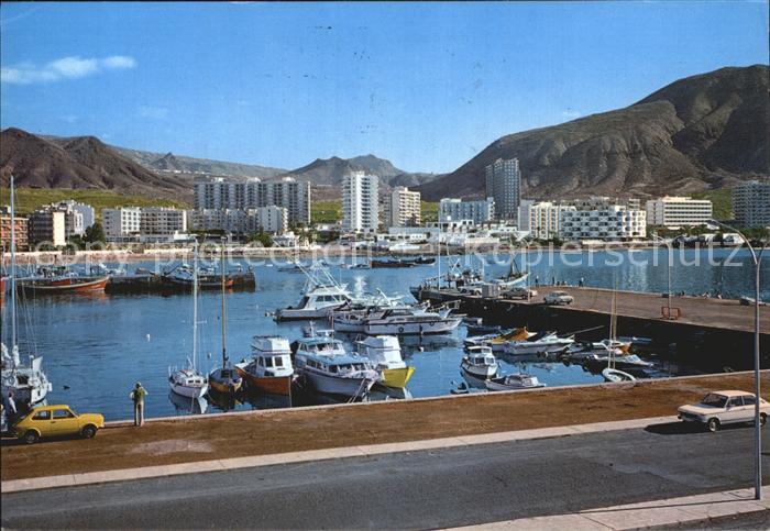 Los Cristianos Vista parcial y Puerto