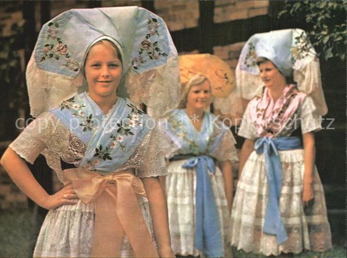 Trachten Niedersorbische Festtracht Burg Spreewa