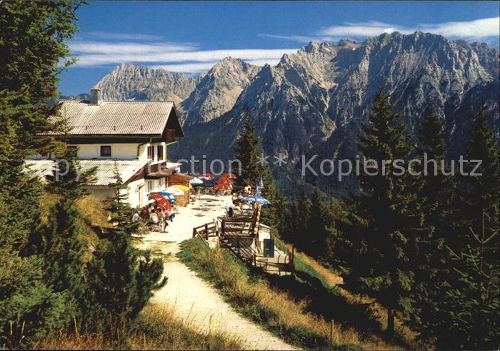 Mittenwald Bayern Kranzberghaus gegen Karwendel