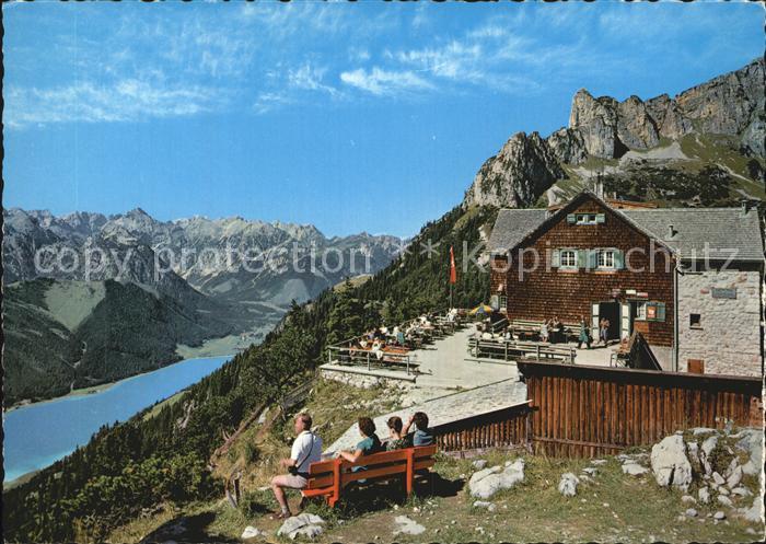 Erfurterhuette mit Rotspitze Achensee Karwendel