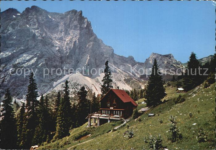 Allgaeu Region Otto Mayr Huette mit Gimpel und Schartschrofen