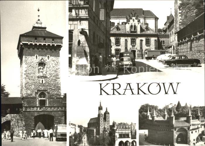 Krakow Krakau Brama Florianska Zaulek przy ul Pijarskiej Kosciol Mariacki Barbak