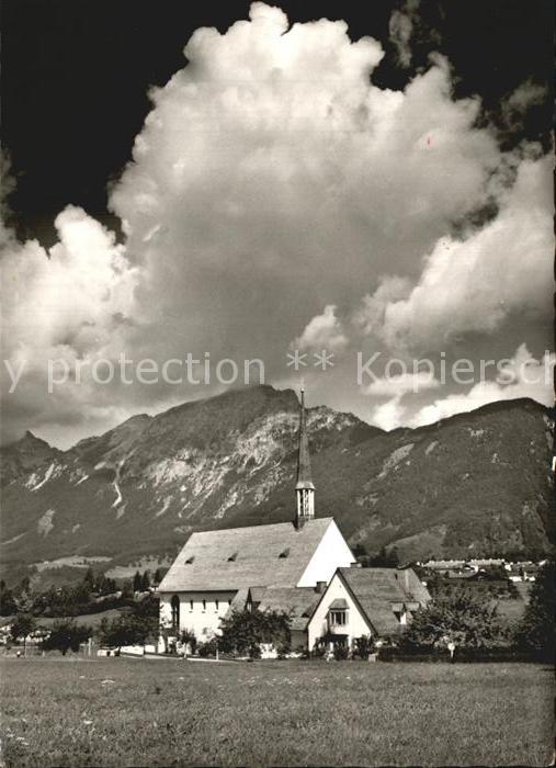 Bayerisch Gmain Pfarrkirche St Nikolaus von der Fluee mit Hochstaufen