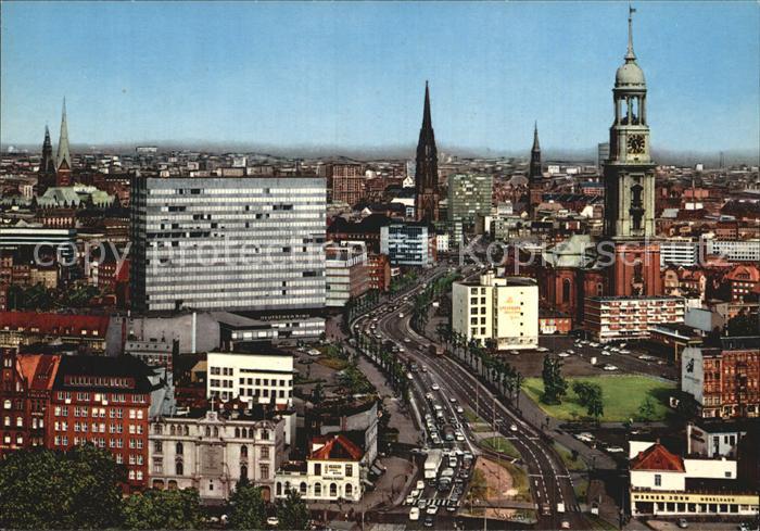 HAMBURG  CITY Tuerme der Stadt mit Ost-West-Strasse