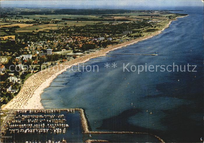 Groemitz Ostseebad Fliegeraufnahme Strand und Seglerhafen