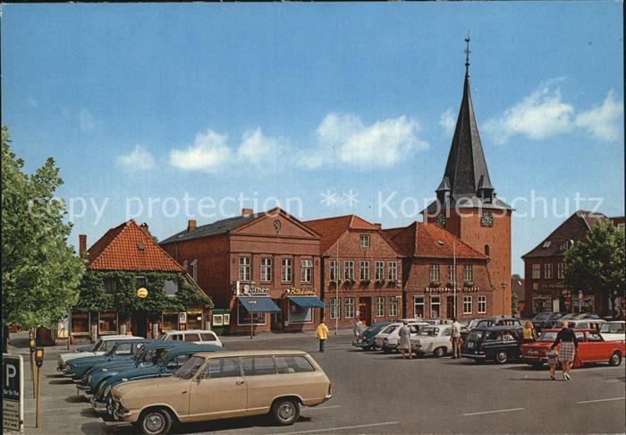 Luetjenburg Holstein Markplatz mit Michaeliskirche