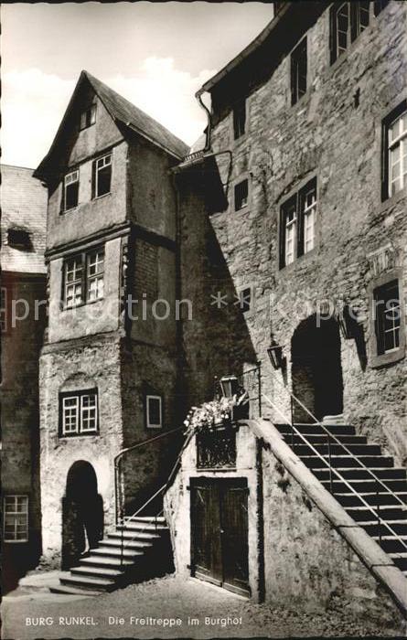 Runkel Lahn Burg Runkel Freitreppe im Burghof