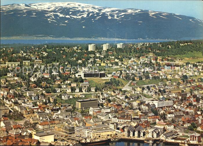 Norge Norwegen Stadtblick mit Hafen