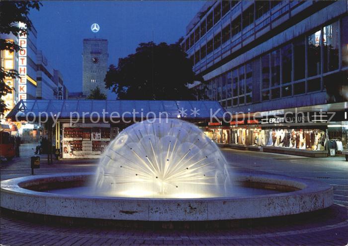 STUTTGART CITY Koenigstrase bei Nacht Leuchtfontaene