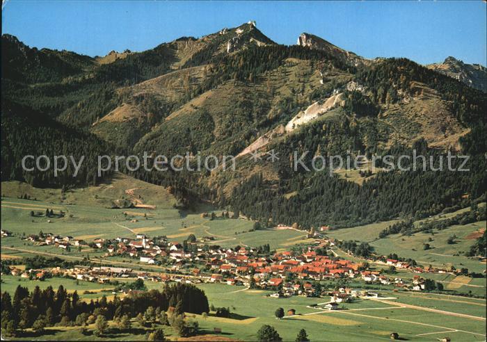 Unterammergau Blick zum Puerschling Teufelstaettkopf Laubeneck Hennenkopf