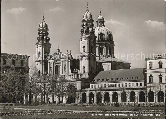 Muenchen Bayern Theatinerkirche