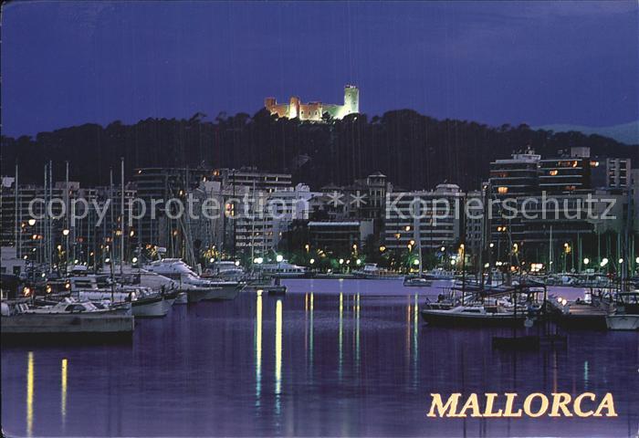 Mallorca Hafen und Burg bei Nacht
