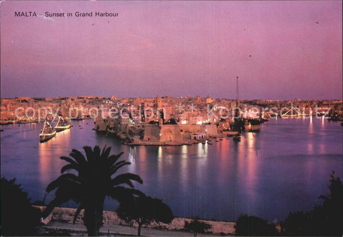 Grand Harbour bei Sonnenuntergang