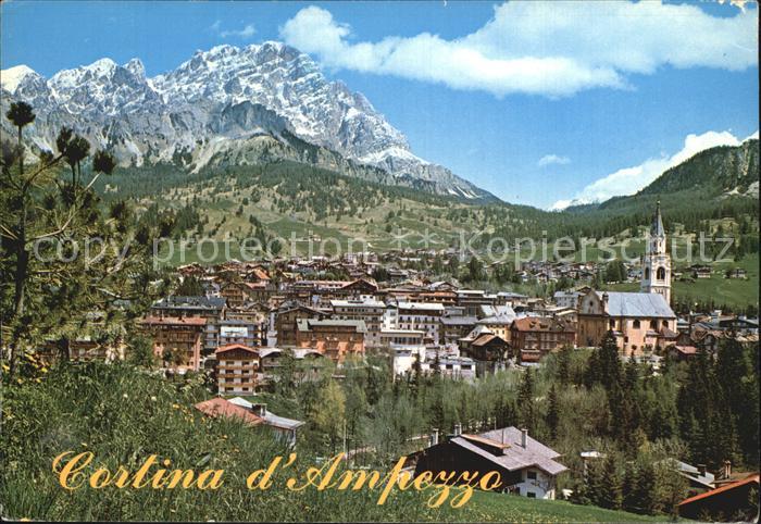Cortina d Ampezzo mit Monte Cristallo