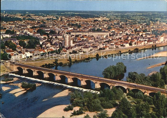 Moulins Allier Fliegeraufnahme mit Bruecke