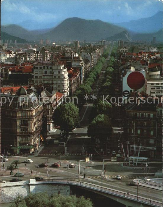 Grenoble Place de la Bastille et cours
