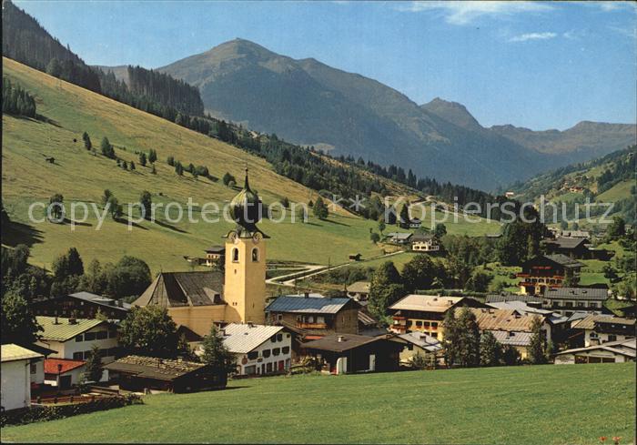 Saalbach-Hinterglemm mit Zwoelferkogel