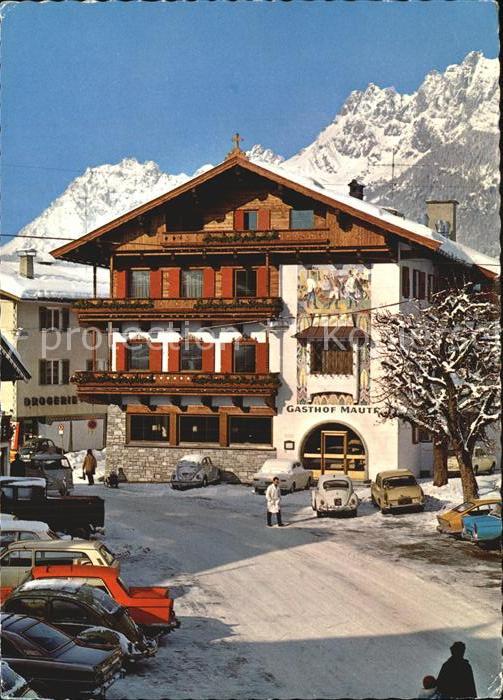 St Johann Tirol Hauptplatz mit Wilden Kaiser