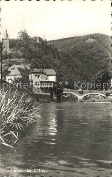 Vianden Brueckenpartie mit Schloss