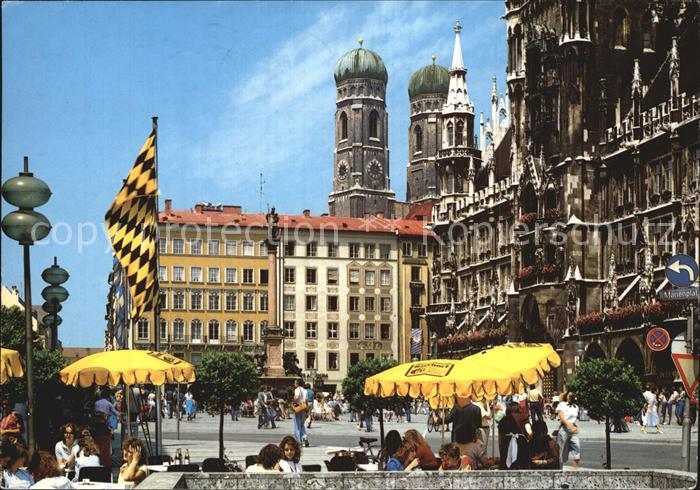 Muenchen Bayern Marienplatz Mariensaeule Rathaus Frauenkirche Dom