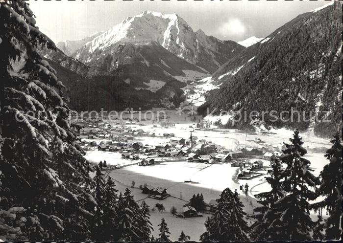 Mayrhofen Zillertal mit Gruenberg und Tuxertal