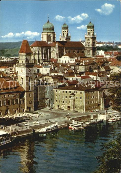 PAssAU Bayern mit Rathaus und Dom