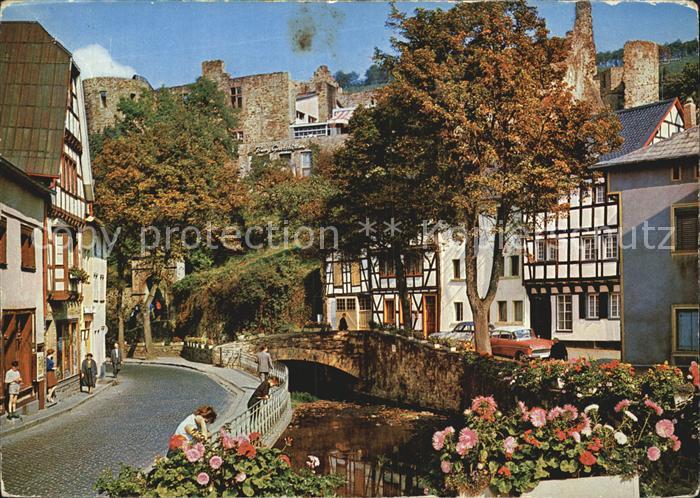 Bad Muenstereifel Entenmarkt mit Blick auf die Burg