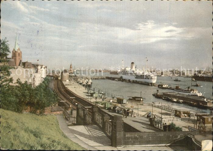 HAMBURG  CITY ueberseebruecke mit Passagierschiff Alcadia