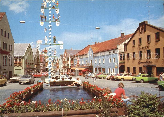 Waldkirchen Niederbayern Stadtplatz Brunnen Maibaum