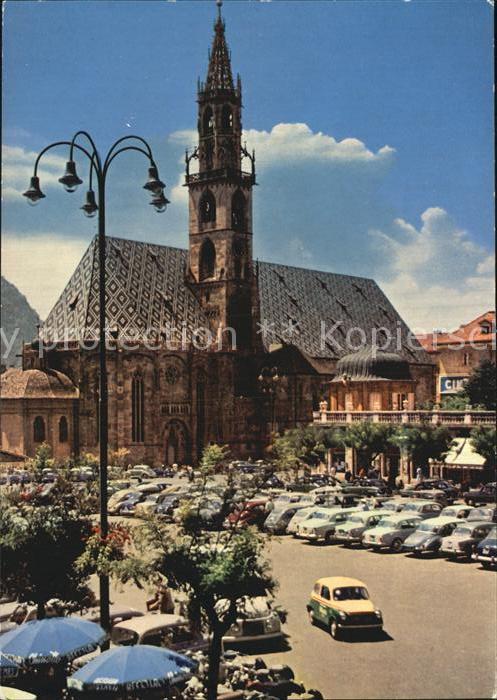 Bozen Suedtirol mit Walterplatz und Pfarrdom