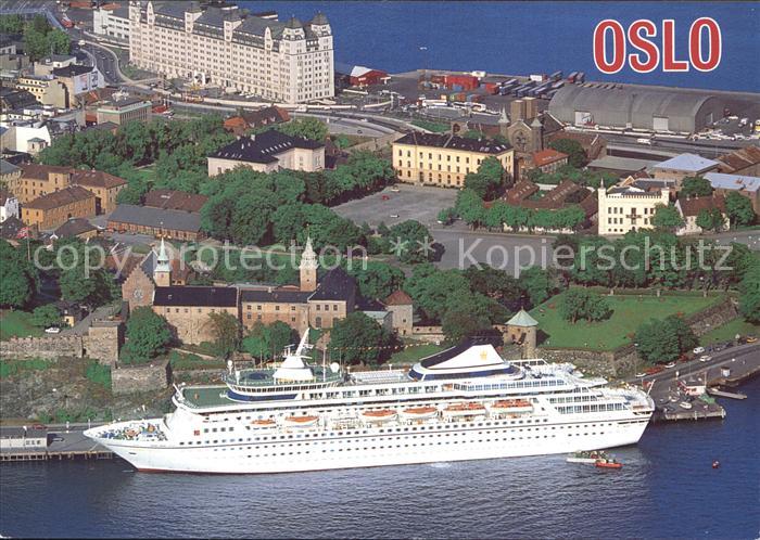 Oslo Norwegen Akershus festning og slott Castle Schloss Passagierdampfer Flieger