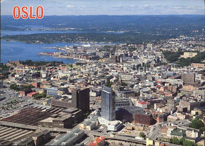 Oslo Norwegen Sentrum sett fra fly med Oslo Plaza Fliegeraufnahme
