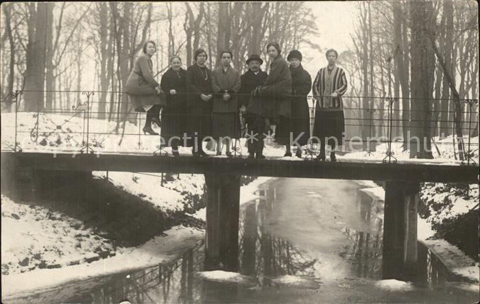 Gravenhage Gruppenbild Bruecke Winter