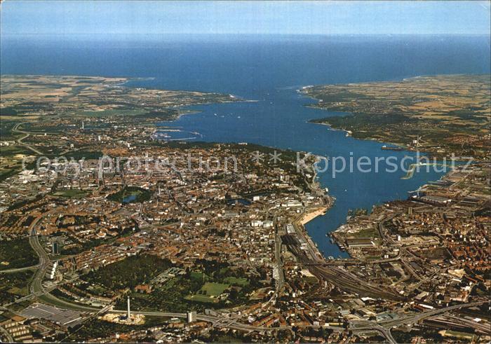 KIEL CITY Stadt und Foerde Blick auf Ostsee Fliegeraufnahme
