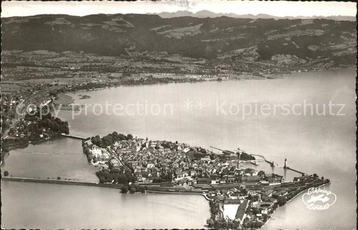 Lindau Bodensee mit Alpenkette Fliegeraufnahme