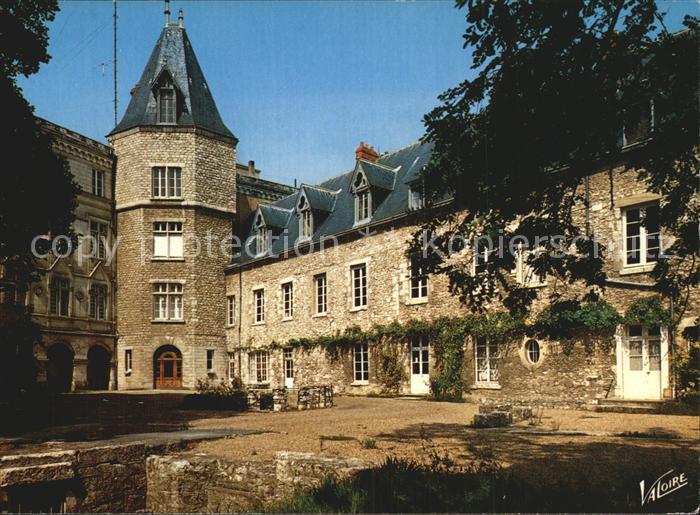 Montargis Loiret Cour interieure du chateau Schlosshof