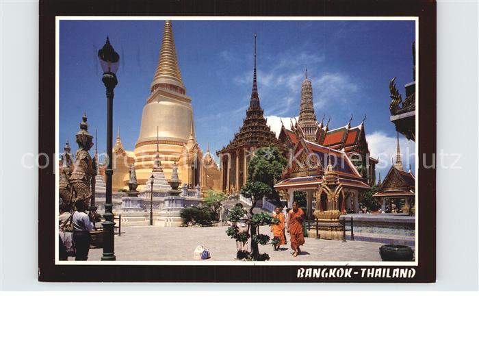 Bangkok Golden Pagoda Mondhop Emerald Buddha Temple