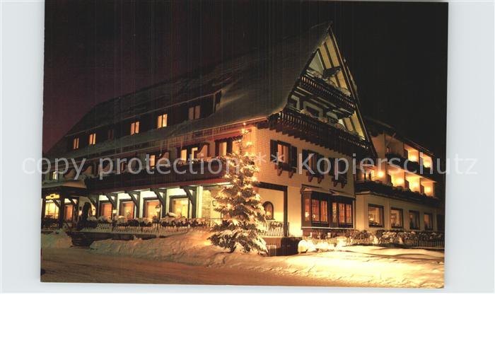 Obertal Baiersbronn Hotel Engel in der Weihnachtszeit Christbaum