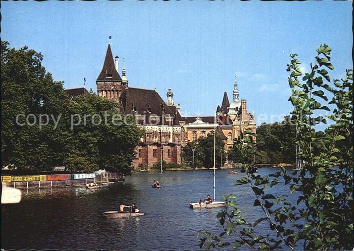 Budapest Varosliget Vajdahunyad vara Stadtwaeldchen Schloss