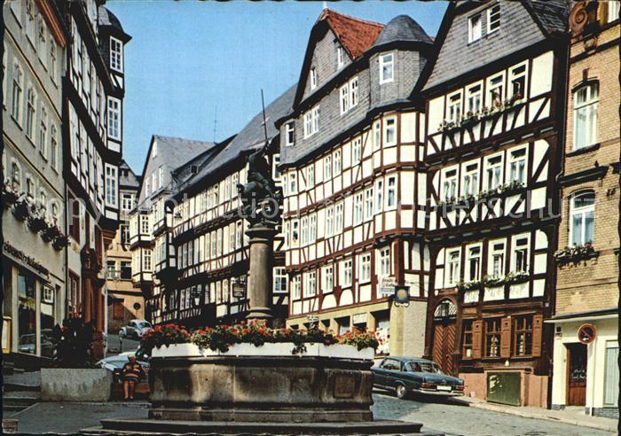 Marburg Lahn Marktbrunnen und Fachwerk