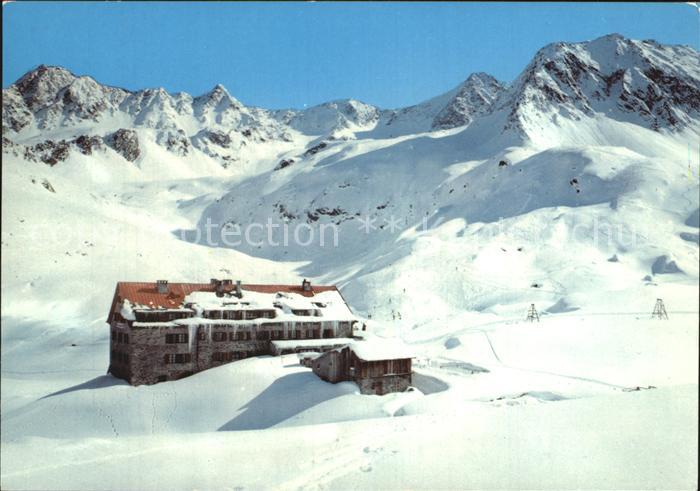 Franz Senn Huette Stubaier Alpen mit Gschwetzgrat