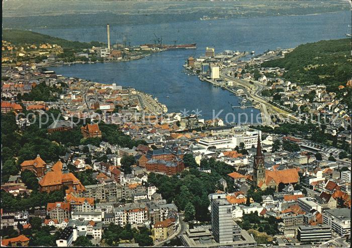 Flensburg Stadt Hafen und Foerde Fliegeraufnahme
