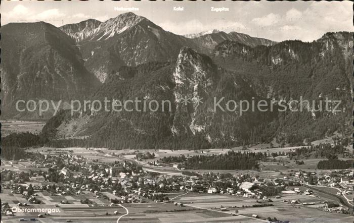 OBERAMMERGAU Bayern mit Notkarspitze Kofel und Zugspitze