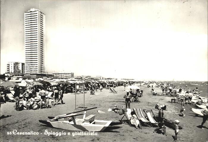 Cesenatico Spiaggia e grattacielo