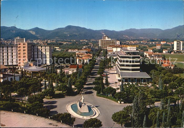 Abano Terme Piazale Cristoforo Colombo e panorama verso i colli Euganei