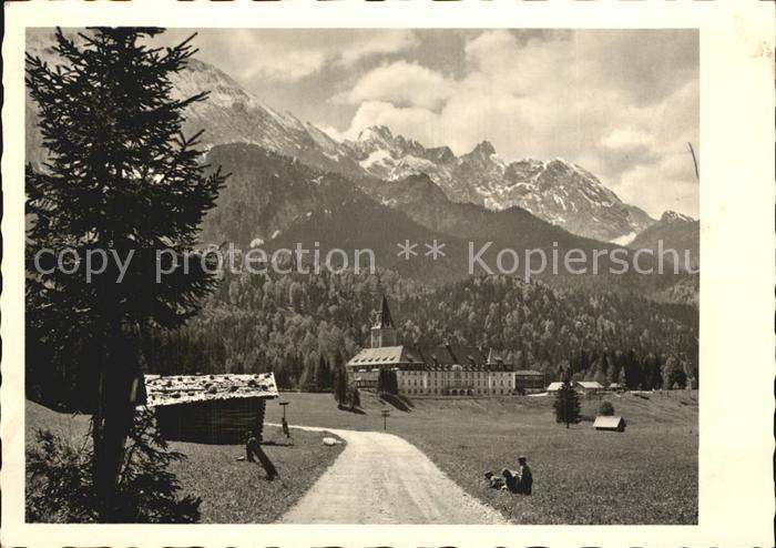 Elmau Schloss Elmau mit Dreitorspitze